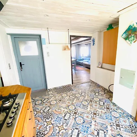 Tranquil Ground Floor Apartment: Dog-friendly With Modern Comforts